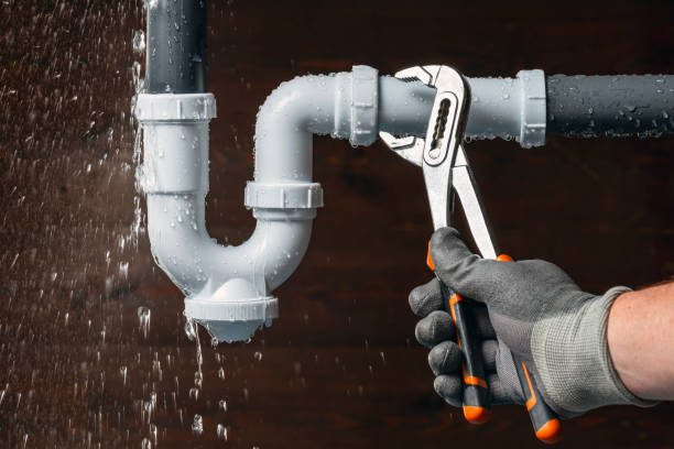 Professional Leak Detection technician working in Radnor, OH